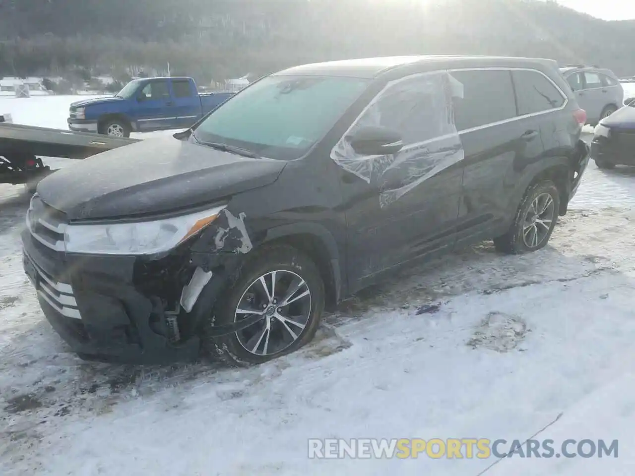 2 Photograph of a damaged car 5TDBZRFH9KS917289 TOYOTA HIGHLANDER 2019