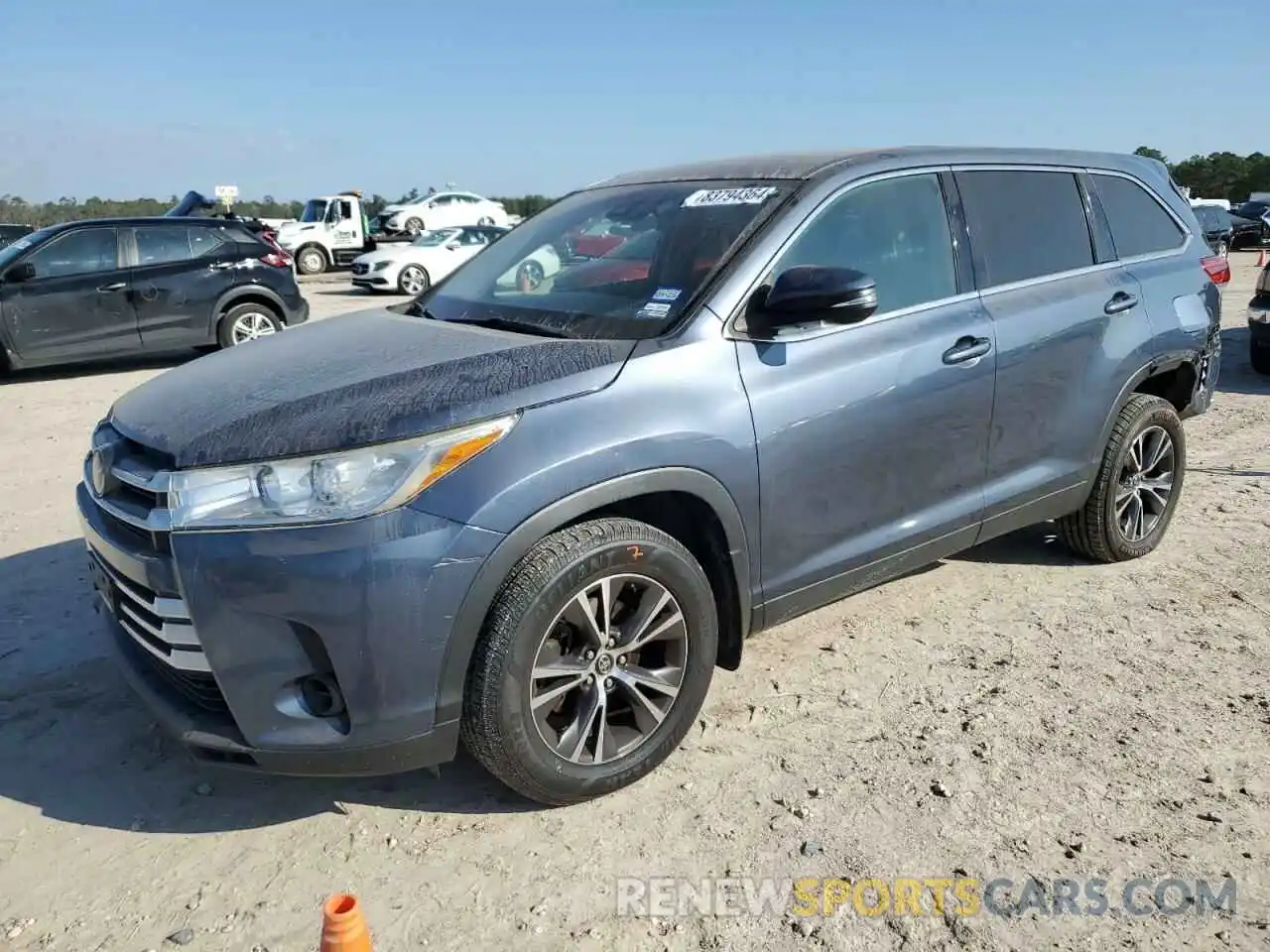 1 Photograph of a damaged car 5TDBZRFH9KS924260 TOYOTA HIGHLANDER 2019