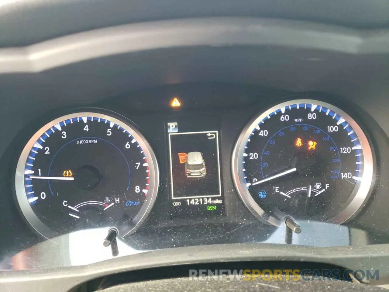 9 Photograph of a damaged car 5TDBZRFH9KS925800 TOYOTA HIGHLANDER 2019