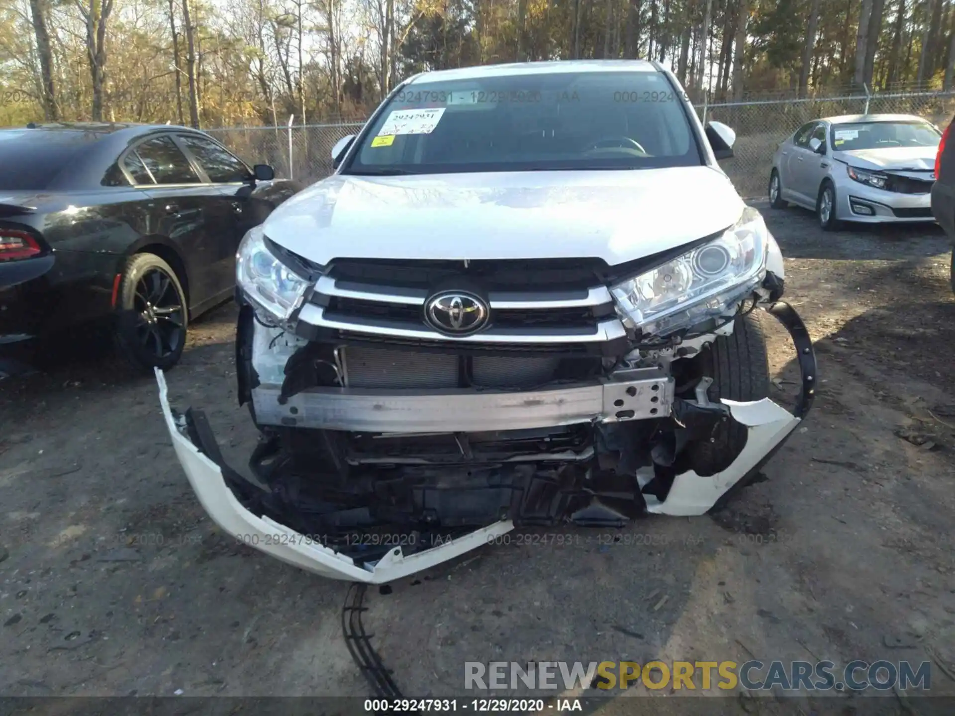 6 Photograph of a damaged car 5TDBZRFH9KS945108 TOYOTA HIGHLANDER 2019