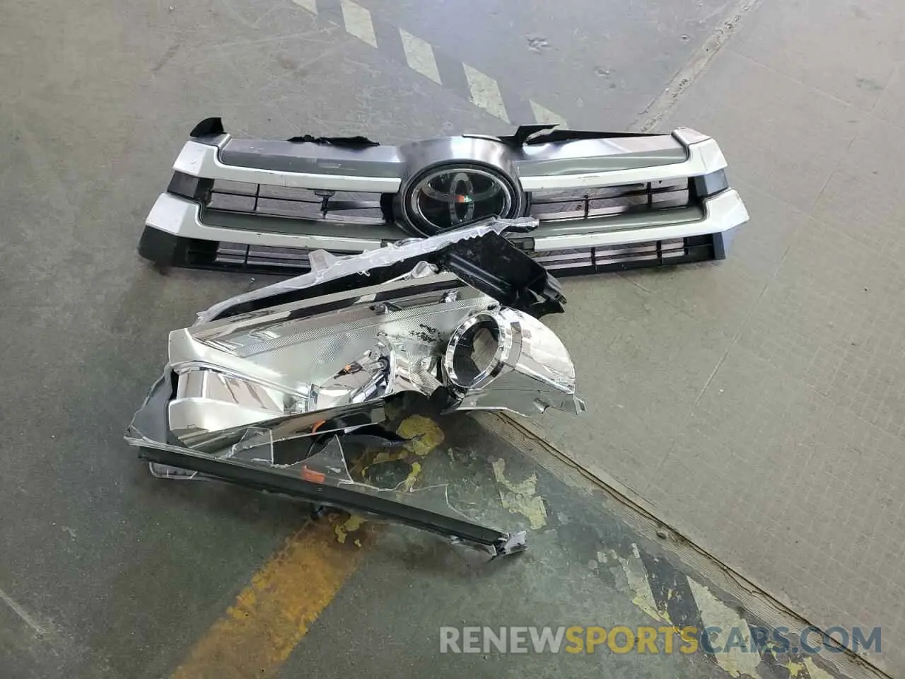 13 Photograph of a damaged car 5TDBZRFH9KS962538 TOYOTA HIGHLANDER 2019