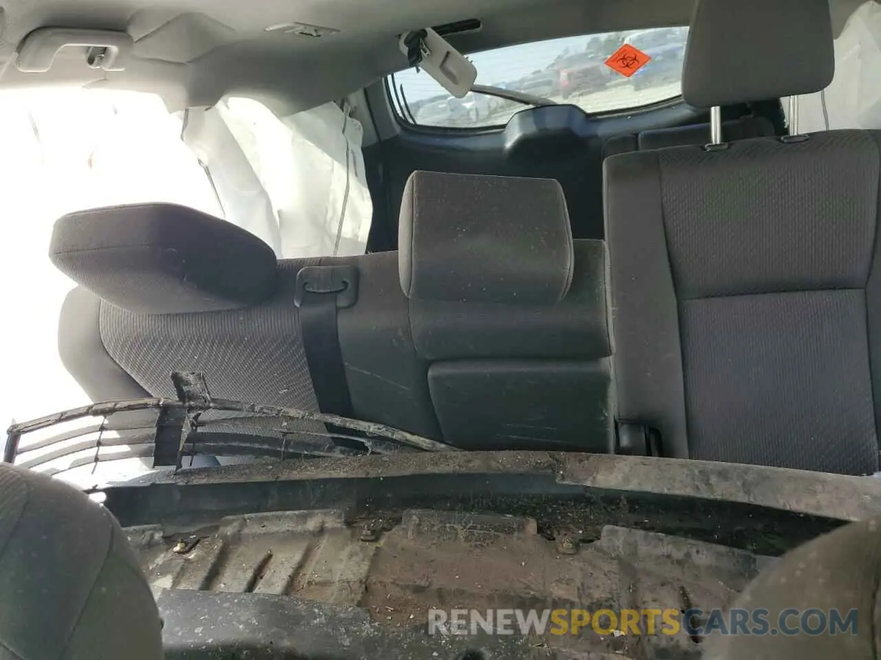10 Photograph of a damaged car 5TDBZRFH9KS964046 TOYOTA HIGHLANDER 2019
