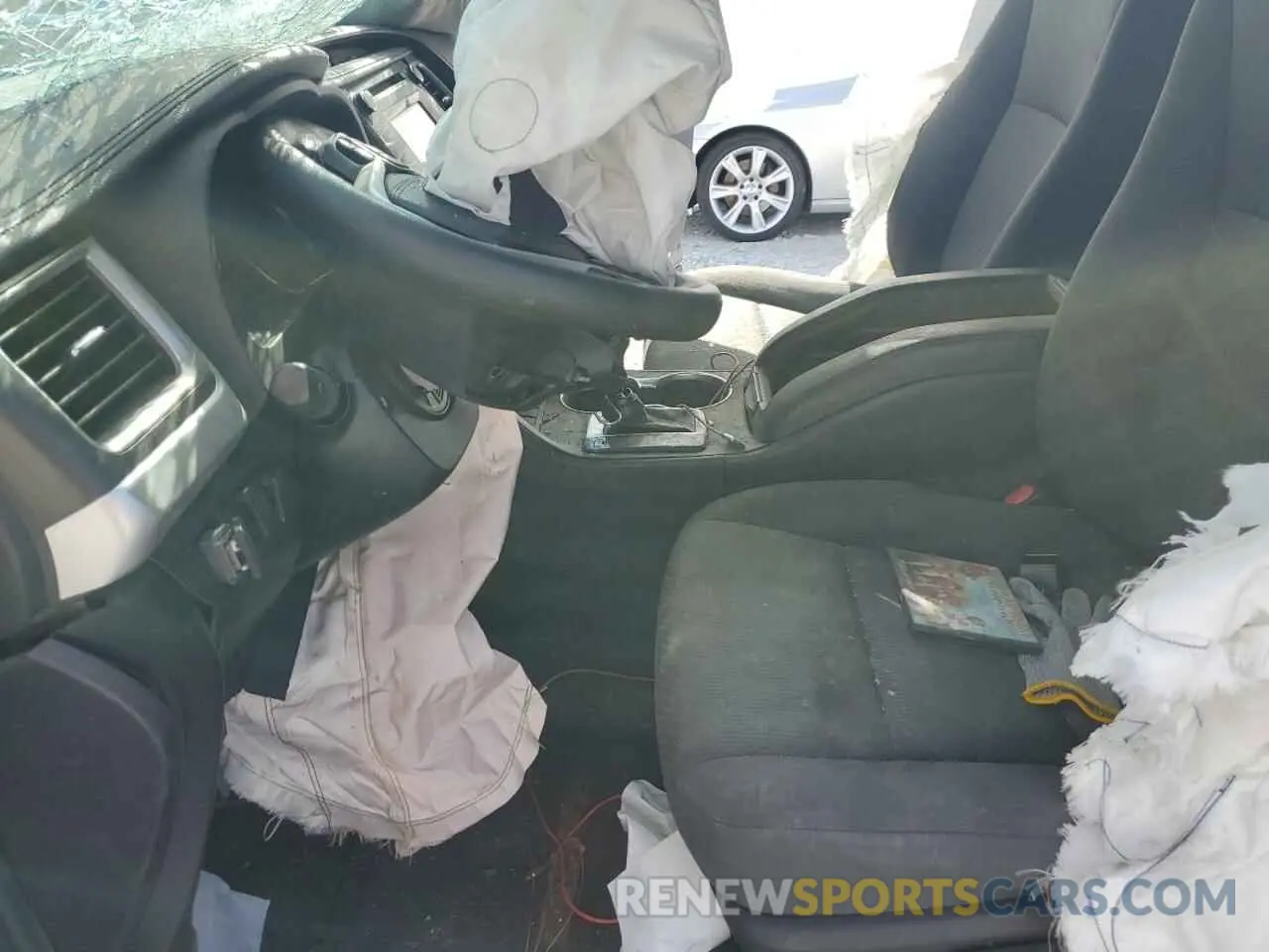 7 Photograph of a damaged car 5TDBZRFH9KS964046 TOYOTA HIGHLANDER 2019