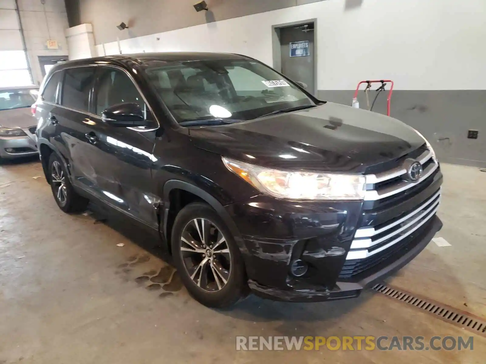 1 Photograph of a damaged car 5TDBZRFH9KS964404 TOYOTA HIGHLANDER 2019