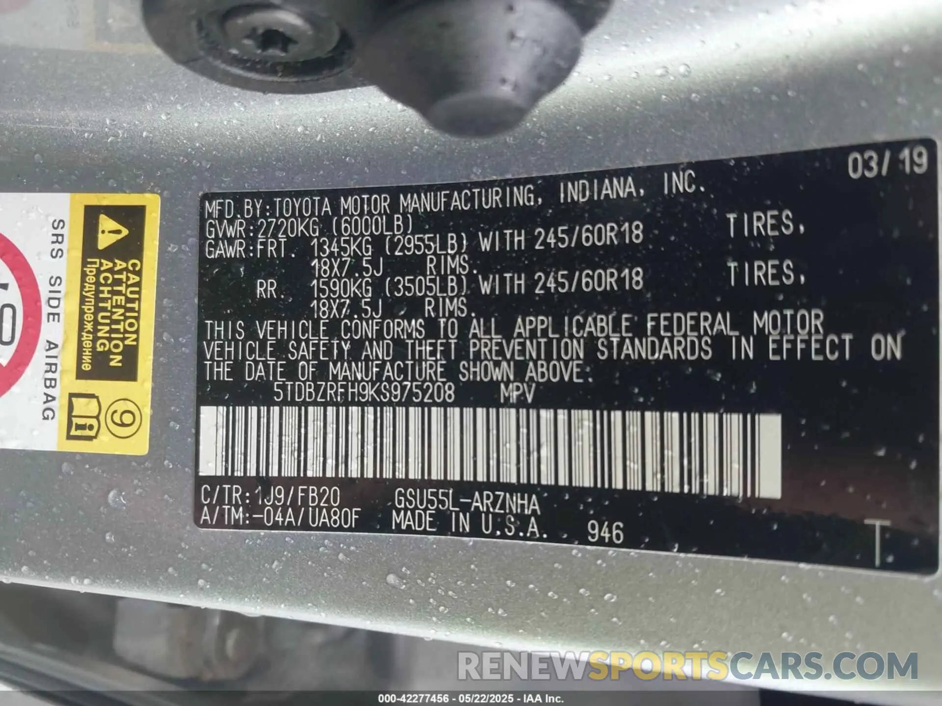 9 Photograph of a damaged car 5TDBZRFH9KS975208 TOYOTA HIGHLANDER 2019