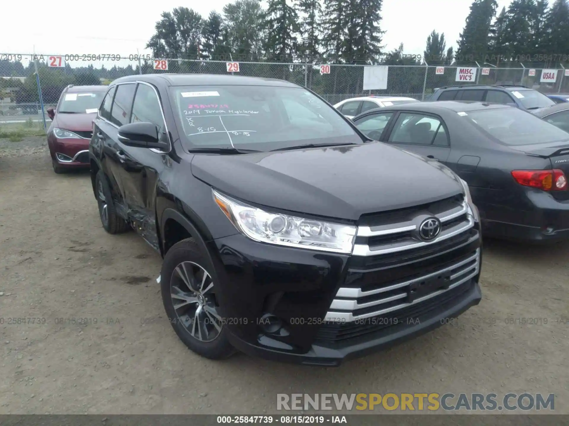 1 Photograph of a damaged car 5TDBZRFH9KS980960 TOYOTA HIGHLANDER 2019