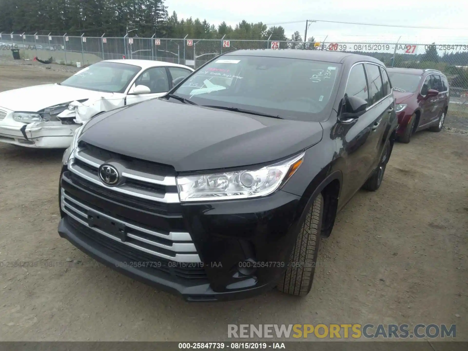 2 Photograph of a damaged car 5TDBZRFH9KS980960 TOYOTA HIGHLANDER 2019