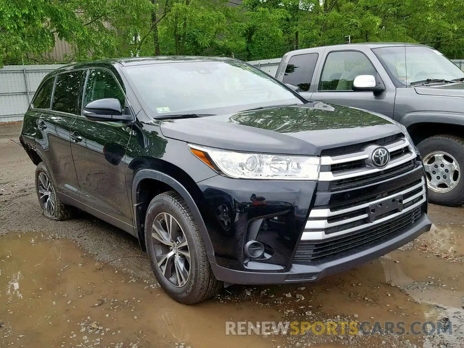 1 Photograph of a damaged car 5TDBZRFH9KS982028 TOYOTA HIGHLANDER 2019