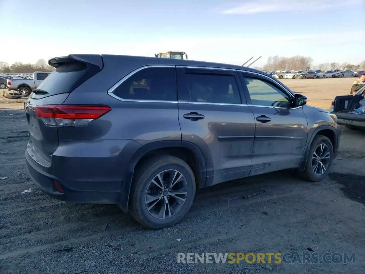 3 Photograph of a damaged car 5TDBZRFH9KS997578 TOYOTA HIGHLANDER 2019