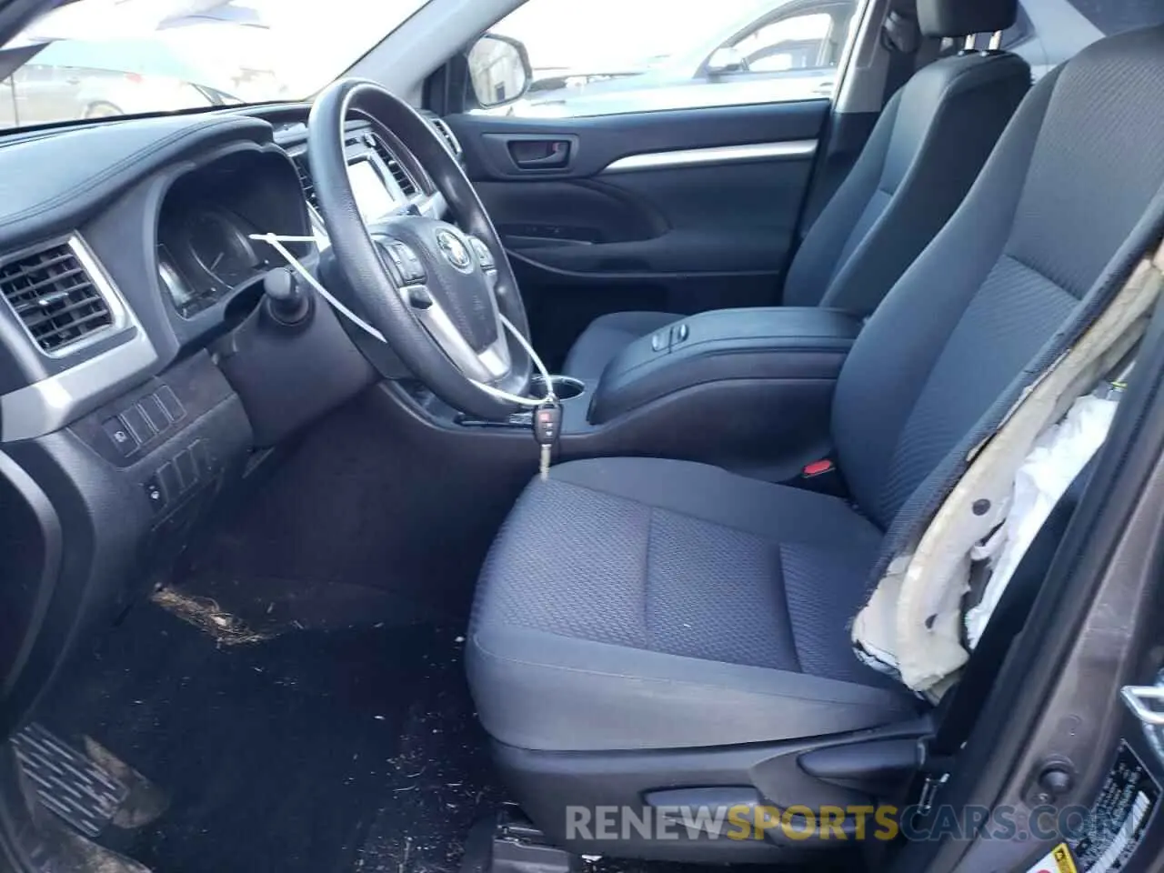 7 Photograph of a damaged car 5TDBZRFH9KS997578 TOYOTA HIGHLANDER 2019
