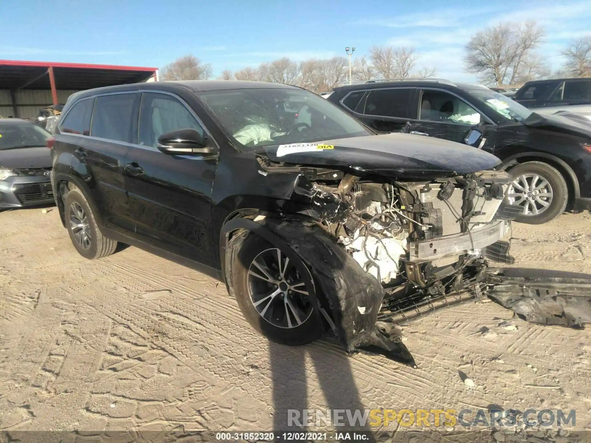 1 Photograph of a damaged car 5TDBZRFHXKS705324 TOYOTA HIGHLANDER 2019