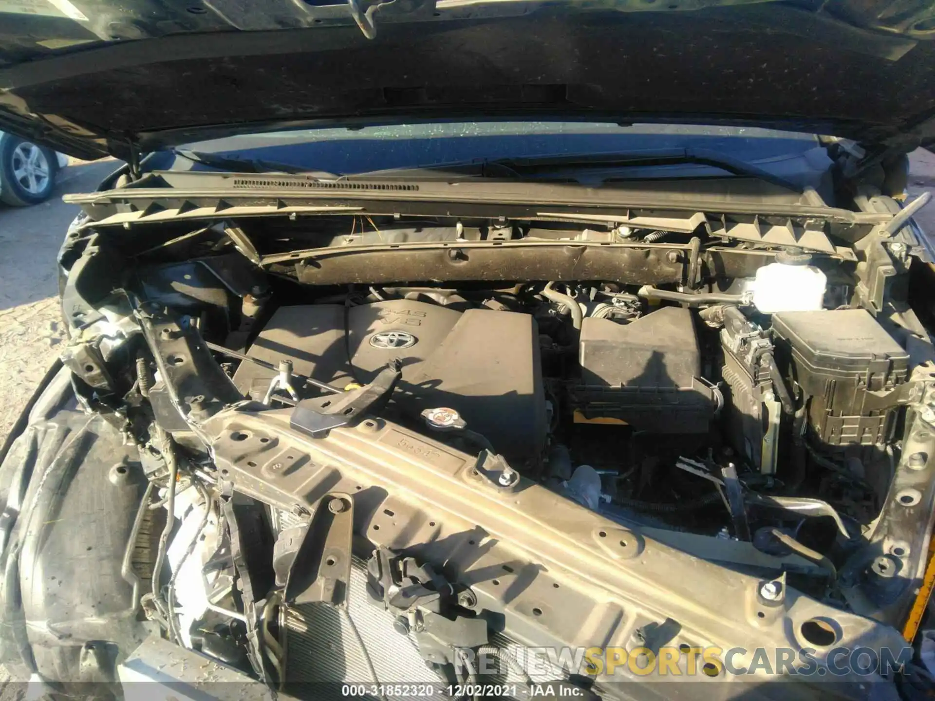 10 Photograph of a damaged car 5TDBZRFHXKS705324 TOYOTA HIGHLANDER 2019