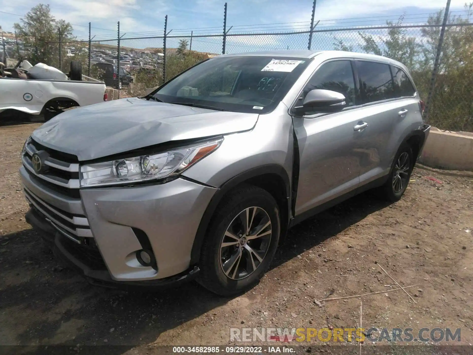 2 Photograph of a damaged car 5TDBZRFHXKS707171 TOYOTA HIGHLANDER 2019