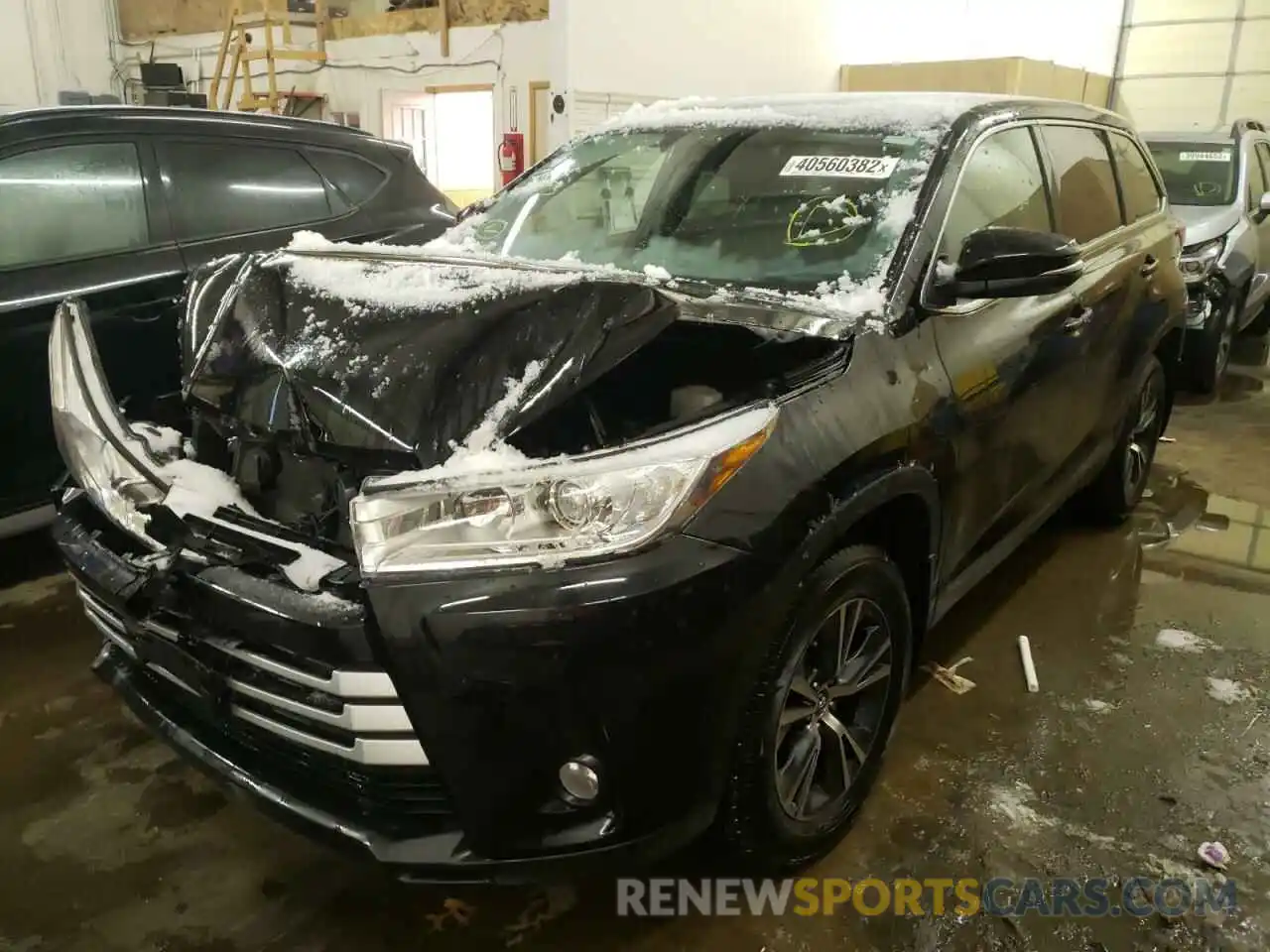 2 Photograph of a damaged car 5TDBZRFHXKS709115 TOYOTA HIGHLANDER 2019