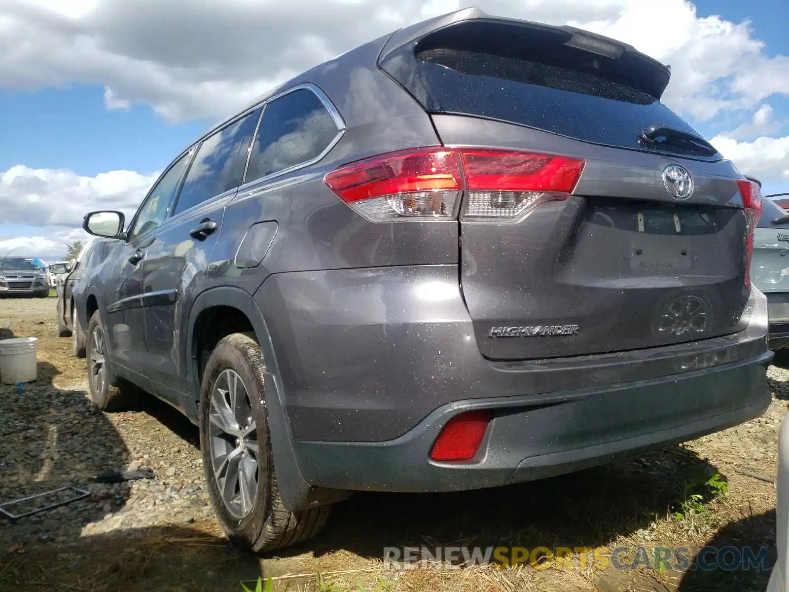 3 Photograph of a damaged car 5TDBZRFHXKS741417 TOYOTA HIGHLANDER 2019