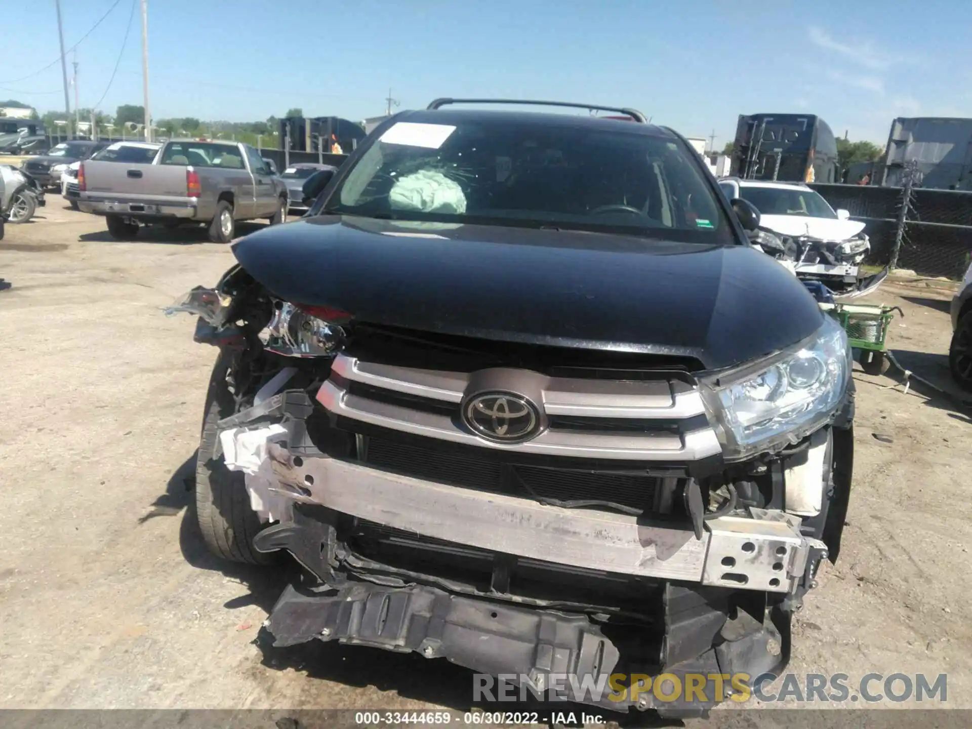 6 Photograph of a damaged car 5TDBZRFHXKS918354 TOYOTA HIGHLANDER 2019