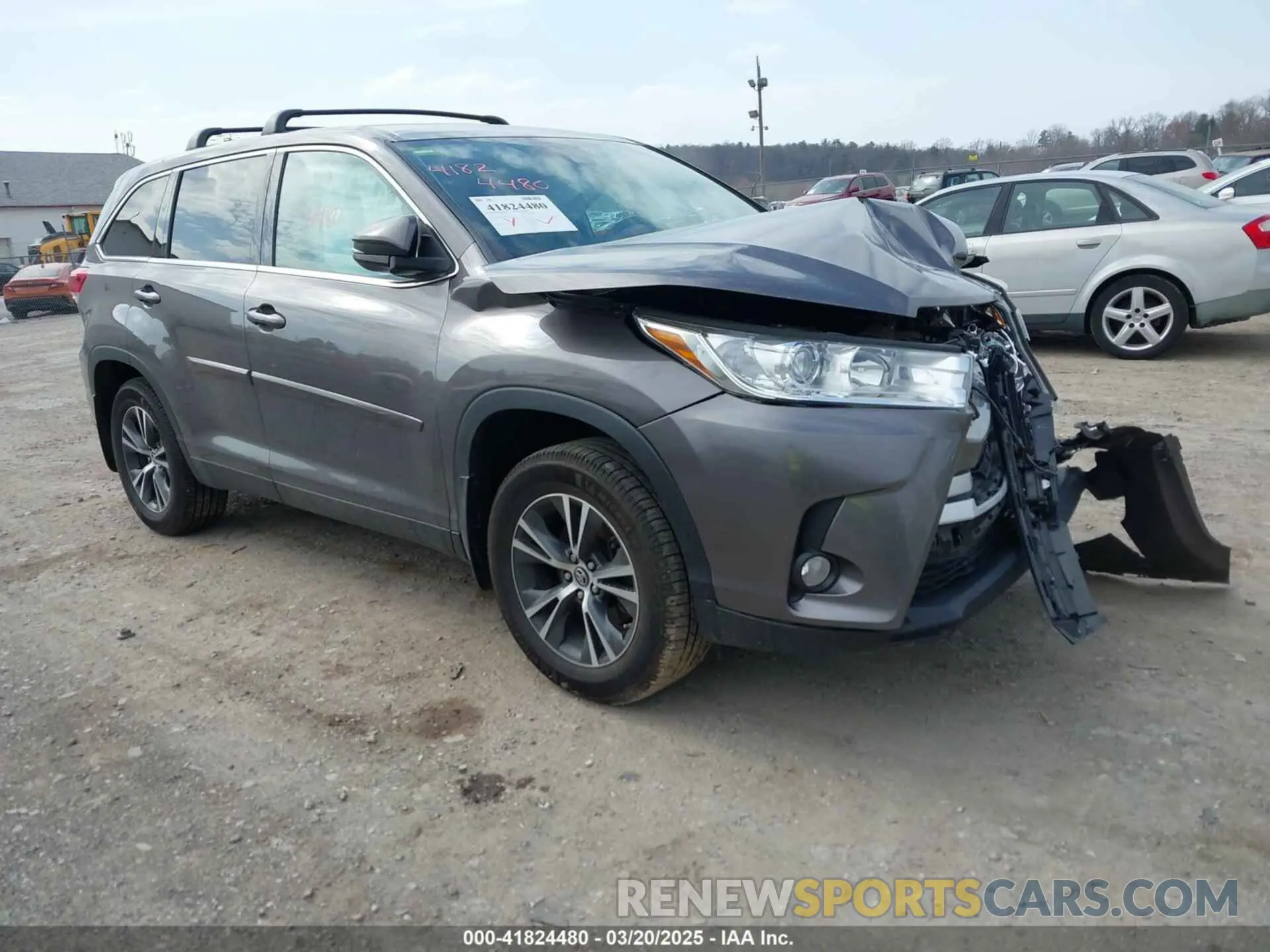 1 Photograph of a damaged car 5TDBZRFHXKS941049 TOYOTA HIGHLANDER 2019