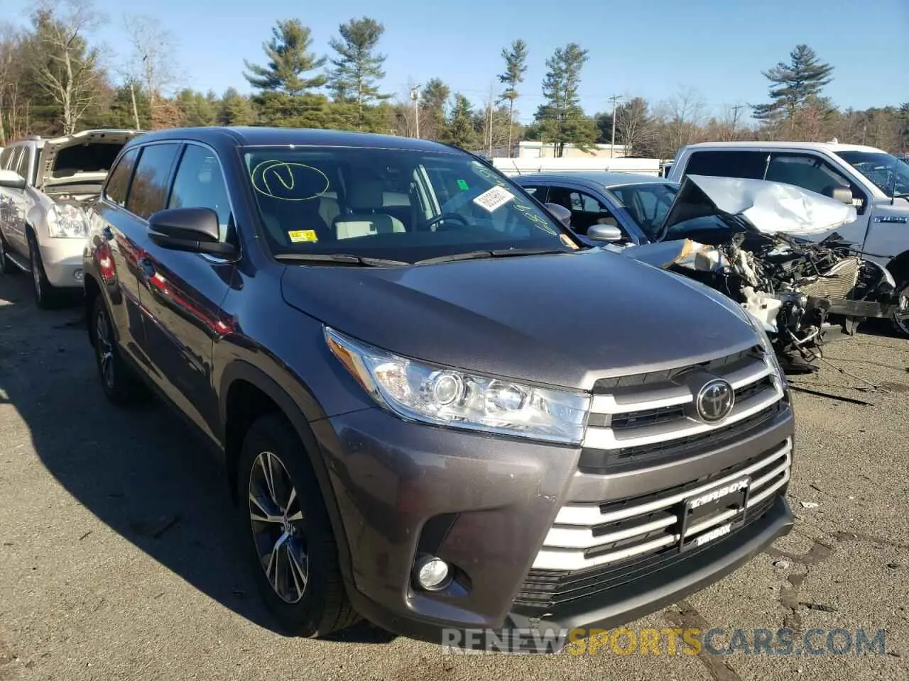 1 Photograph of a damaged car 5TDBZRFHXKS973631 TOYOTA HIGHLANDER 2019