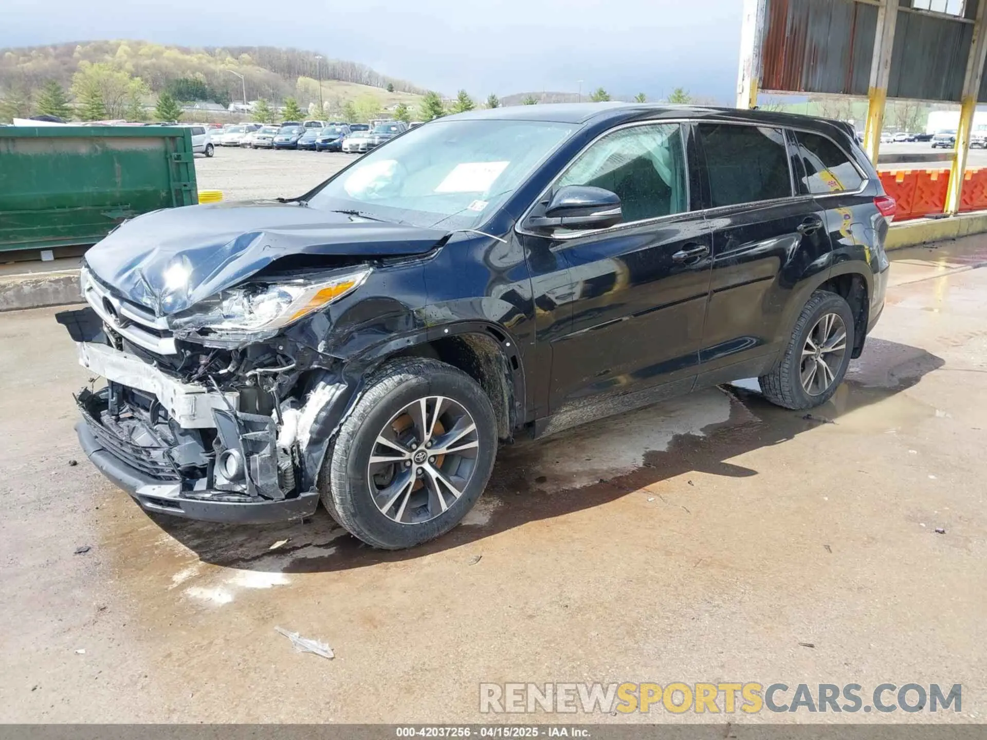 2 Photograph of a damaged car 5TDBZRFHXKS982362 TOYOTA HIGHLANDER 2019