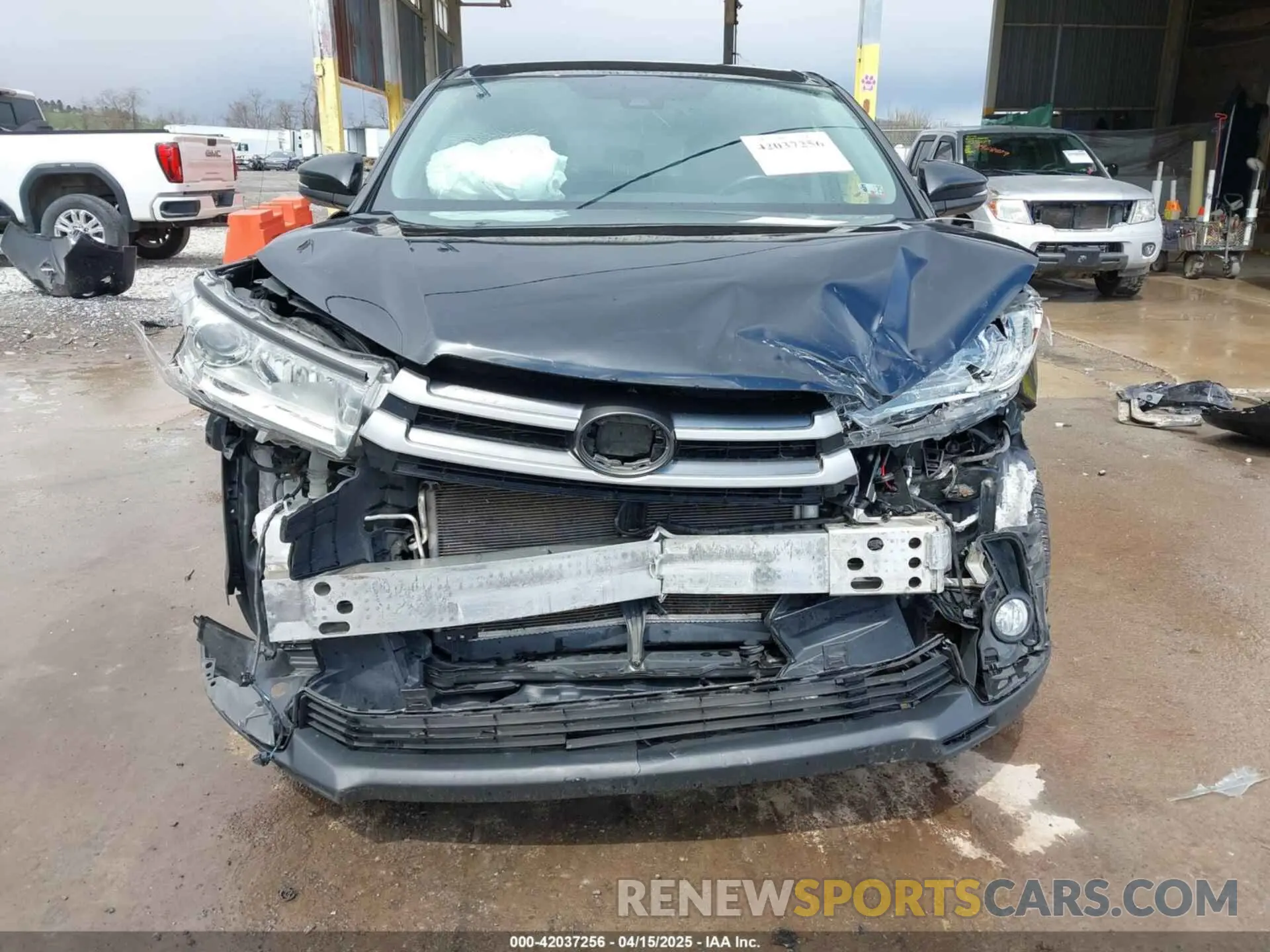 6 Photograph of a damaged car 5TDBZRFHXKS982362 TOYOTA HIGHLANDER 2019