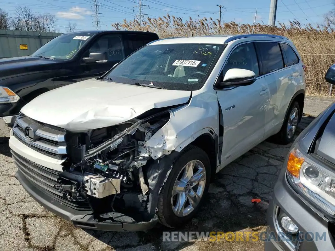 1 Photograph of a damaged car 5TDDGRFH0KS053117 TOYOTA HIGHLANDER 2019