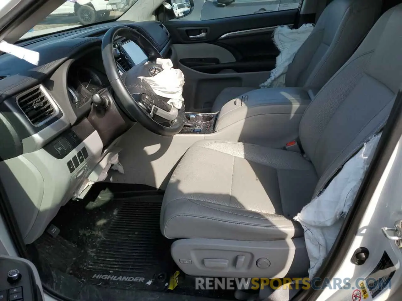 7 Photograph of a damaged car 5TDDGRFH0KS053117 TOYOTA HIGHLANDER 2019