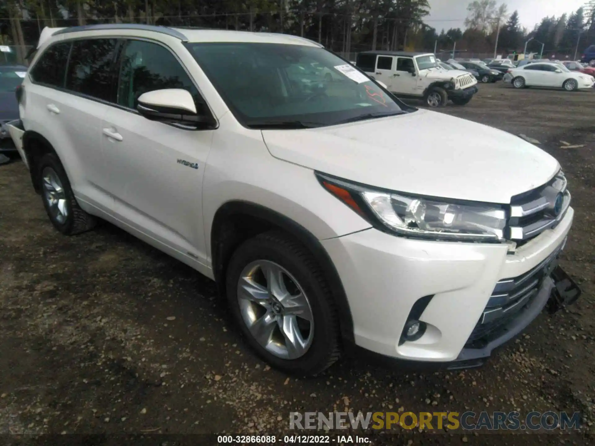 1 Photograph of a damaged car 5TDDGRFH0KS054090 TOYOTA HIGHLANDER 2019