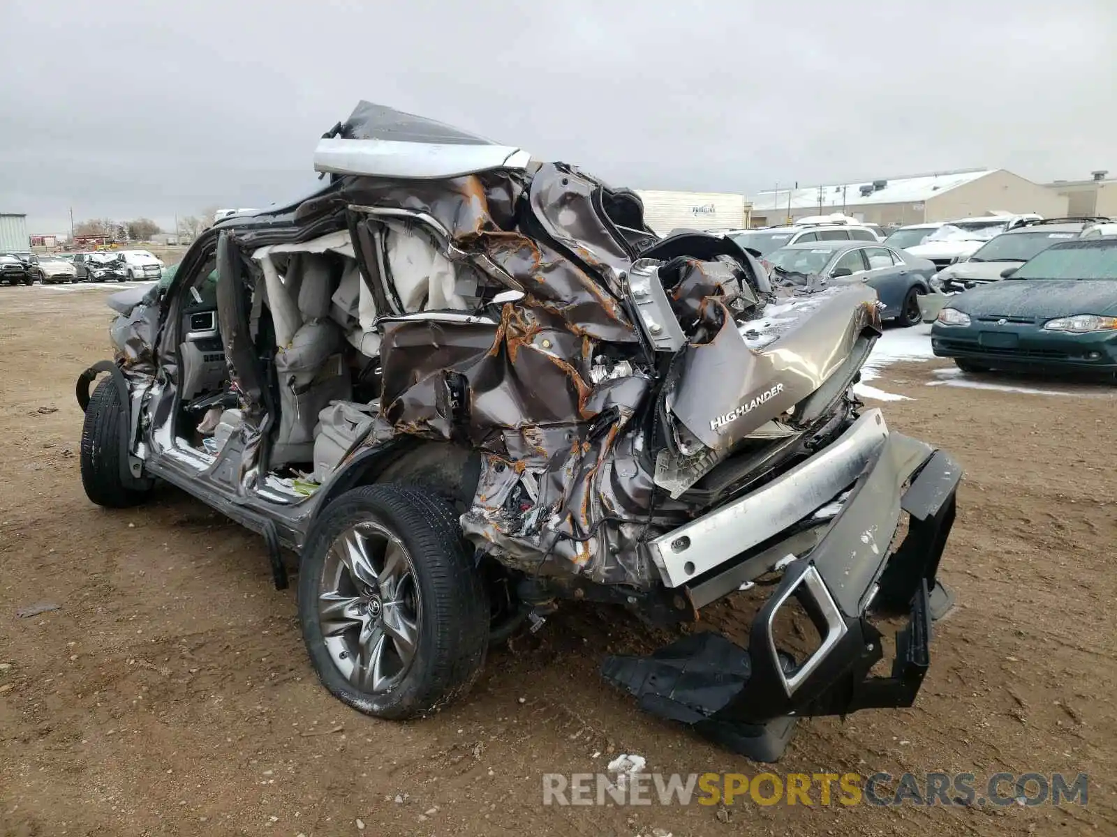 3 Photograph of a damaged car 5TDDGRFH0KS055689 TOYOTA HIGHLANDER 2019