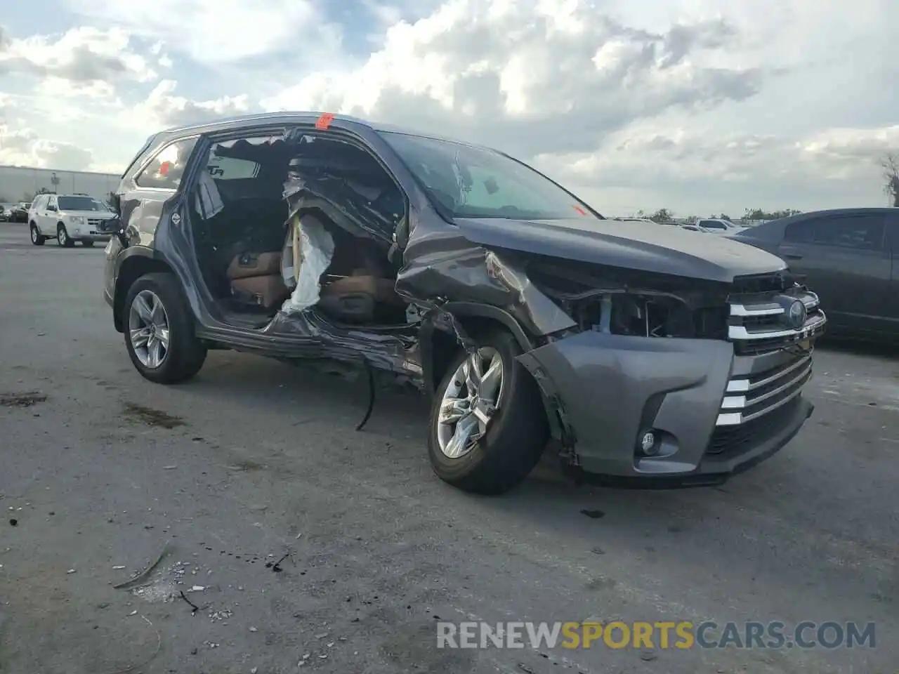 4 Photograph of a damaged car 5TDDGRFH0KS062920 TOYOTA HIGHLANDER 2019