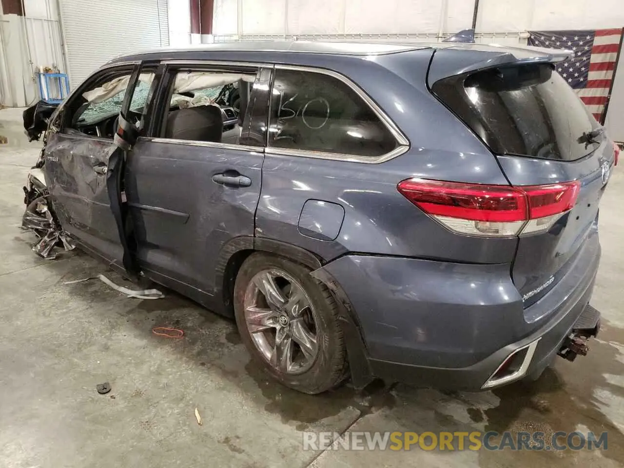 2 Photograph of a damaged car 5TDDGRFH0KS064019 TOYOTA HIGHLANDER 2019