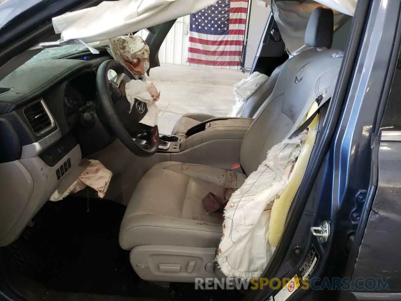 7 Photograph of a damaged car 5TDDGRFH0KS064019 TOYOTA HIGHLANDER 2019