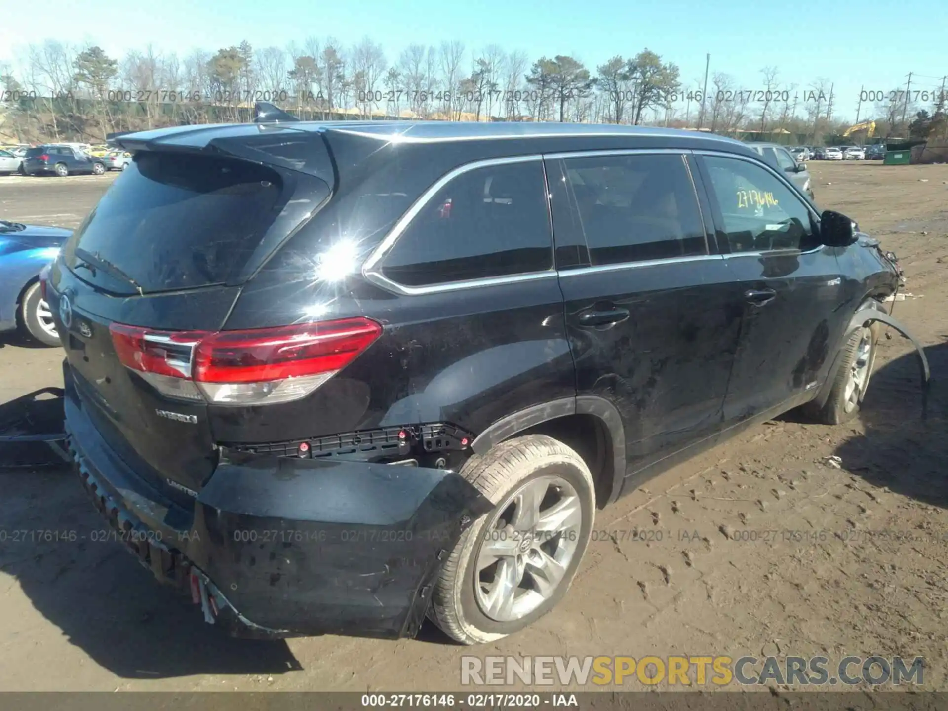 4 Photograph of a damaged car 5TDDGRFH0KS070872 TOYOTA HIGHLANDER 2019