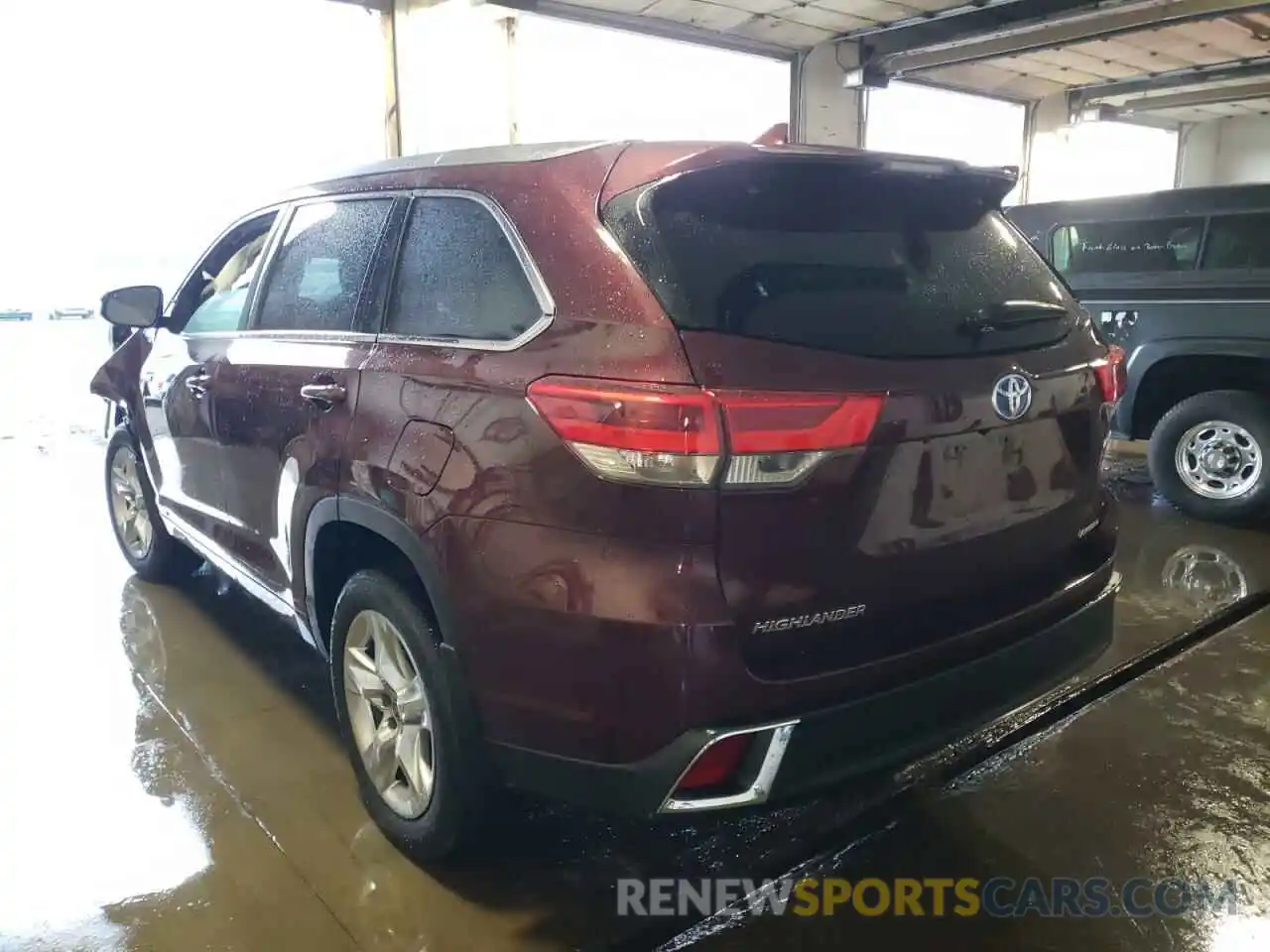 3 Photograph of a damaged car 5TDDGRFH0KS078714 TOYOTA HIGHLANDER 2019