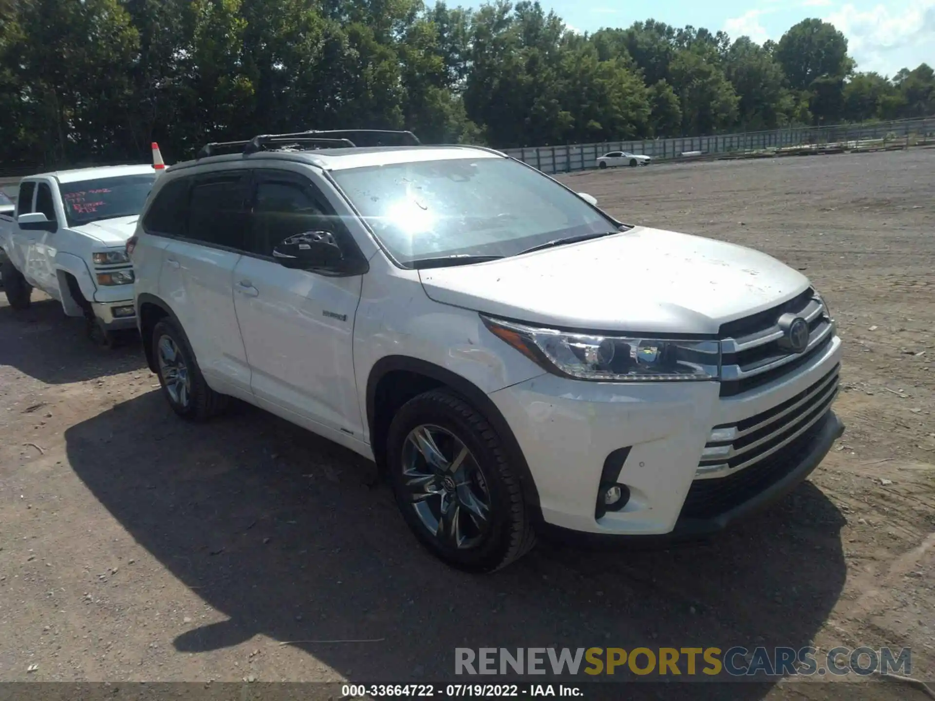 1 Photograph of a damaged car 5TDDGRFH0KS079071 TOYOTA HIGHLANDER 2019