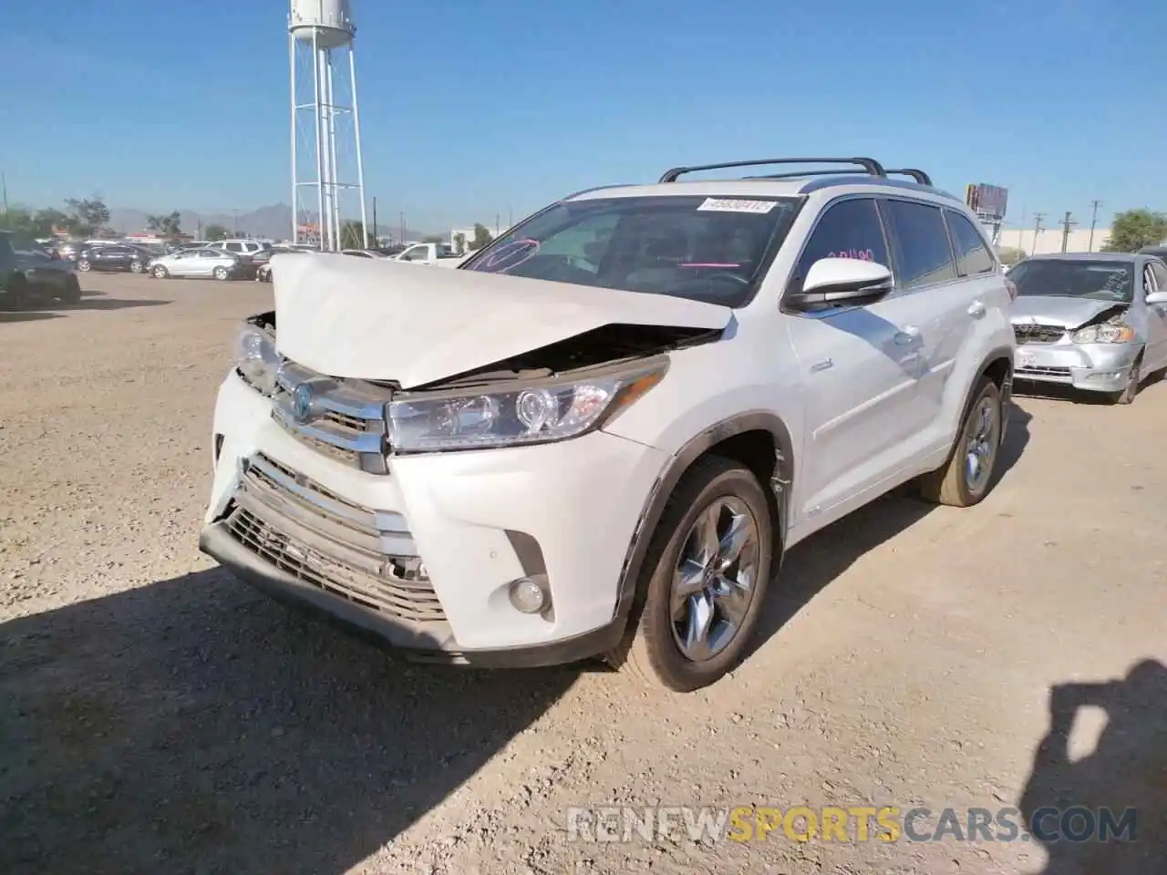 2 Photograph of a damaged car 5TDDGRFH1KS063882 TOYOTA HIGHLANDER 2019