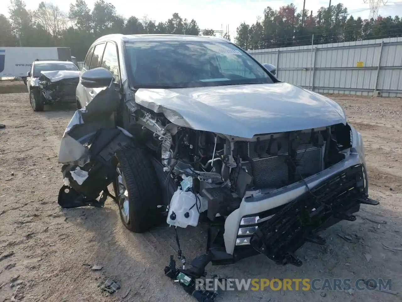 1 Photograph of a damaged car 5TDDGRFH1KS071903 TOYOTA HIGHLANDER 2019