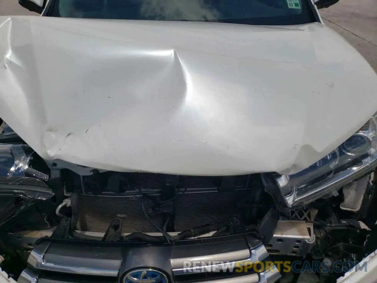 12 Photograph of a damaged car 5TDDGRFH2KS056181 TOYOTA HIGHLANDER 2019
