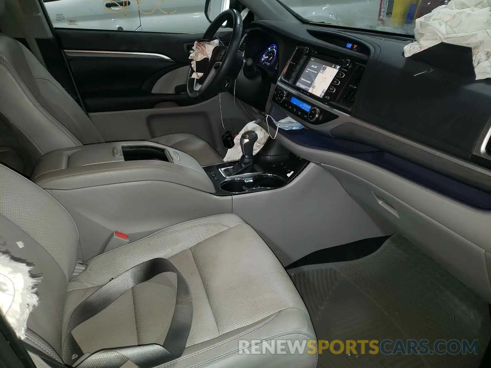 5 Photograph of a damaged car 5TDDGRFH2KS060019 TOYOTA HIGHLANDER 2019