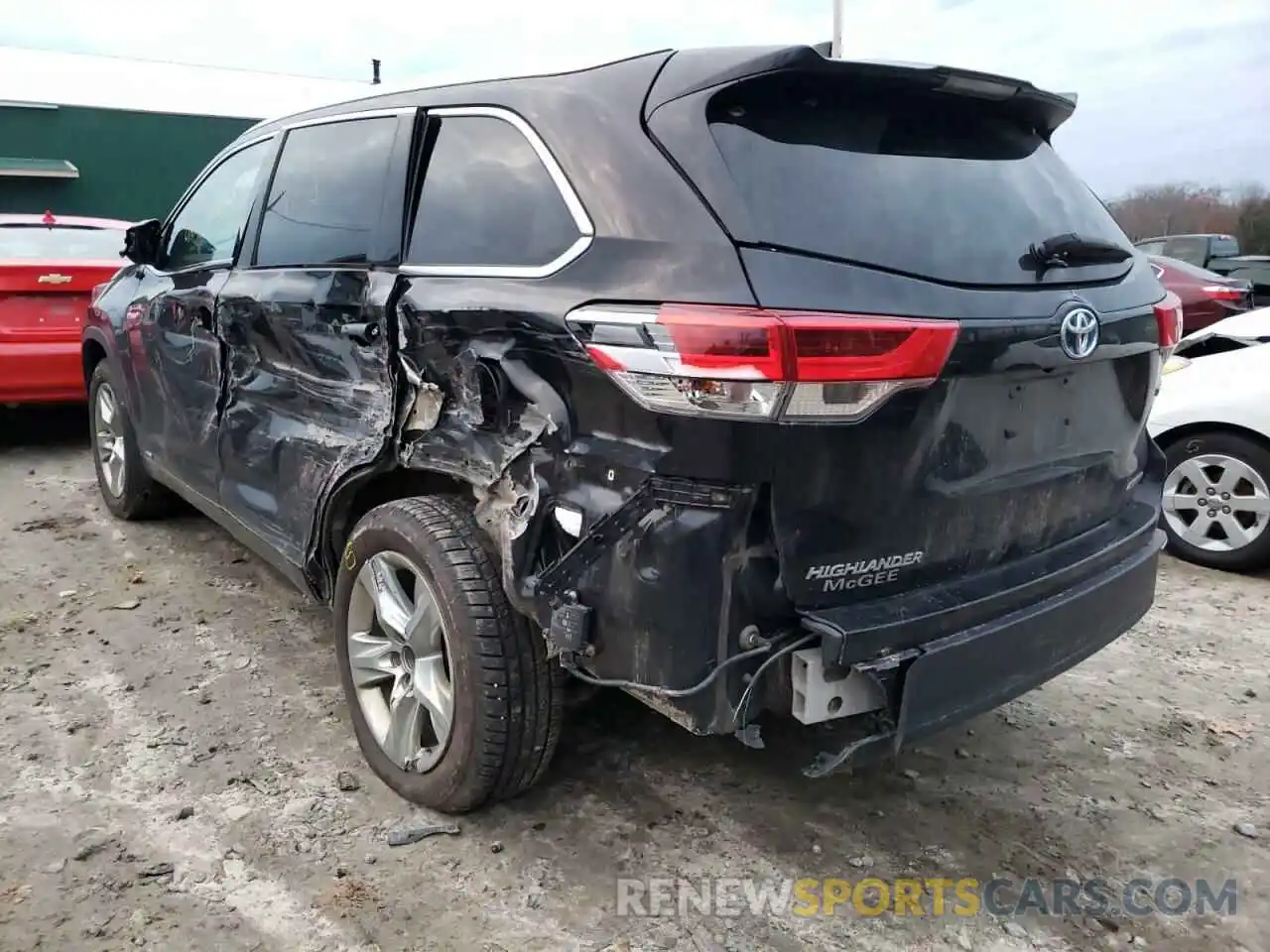 3 Photograph of a damaged car 5TDDGRFH2KS067200 TOYOTA HIGHLANDER 2019