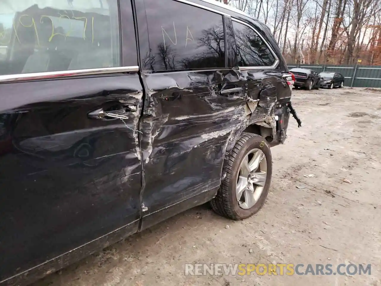 9 Photograph of a damaged car 5TDDGRFH2KS067200 TOYOTA HIGHLANDER 2019