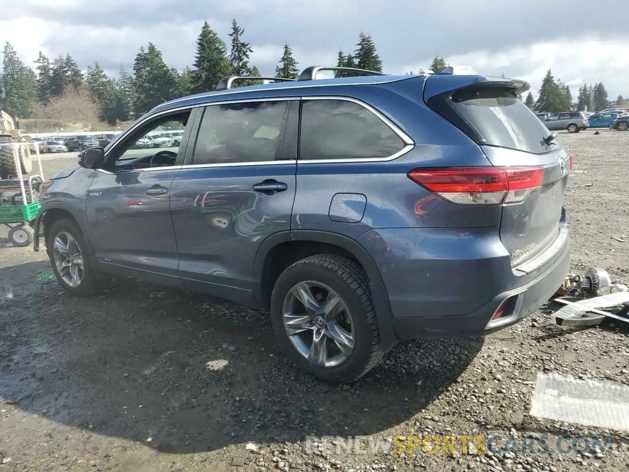 2 Photograph of a damaged car 5TDDGRFH3KS053354 TOYOTA HIGHLANDER 2019