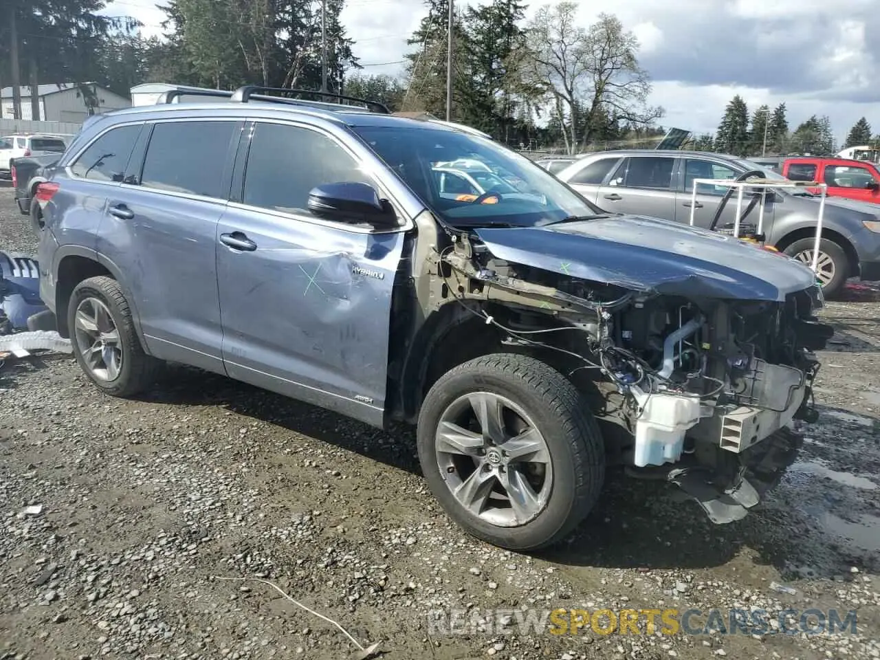4 Photograph of a damaged car 5TDDGRFH3KS053354 TOYOTA HIGHLANDER 2019