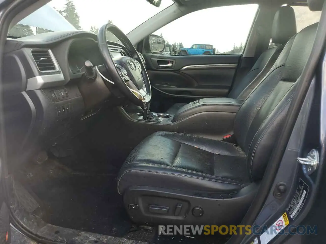 7 Photograph of a damaged car 5TDDGRFH3KS053354 TOYOTA HIGHLANDER 2019