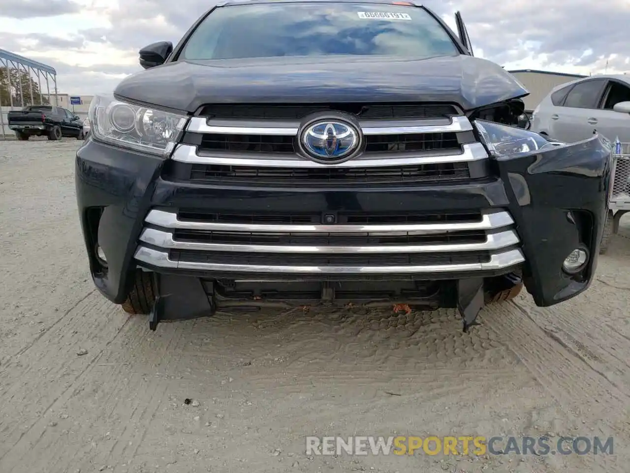 7 Photograph of a damaged car 5TDDGRFH3KS063933 TOYOTA HIGHLANDER 2019