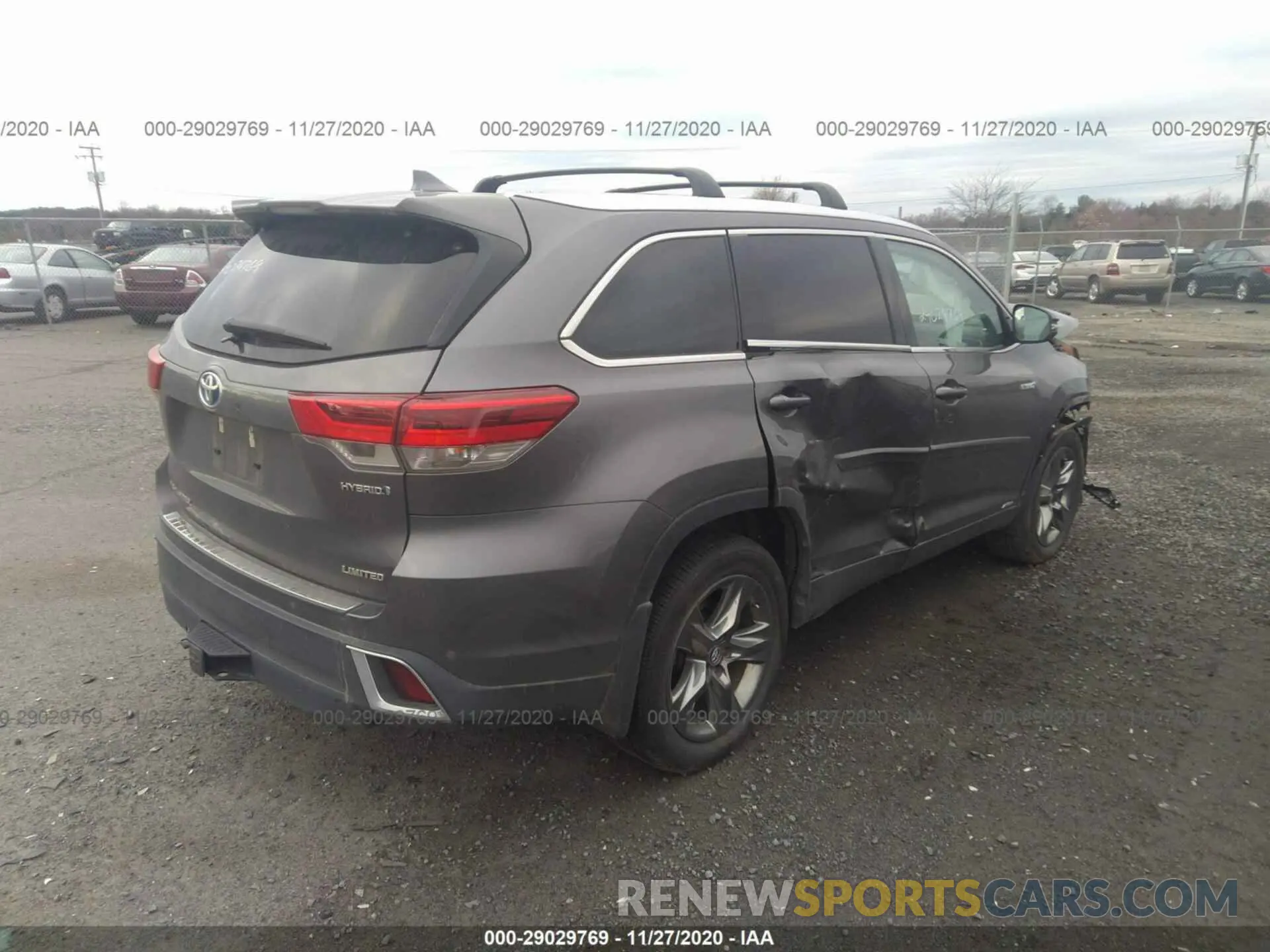 4 Photograph of a damaged car 5TDDGRFH3KS069103 TOYOTA HIGHLANDER 2019