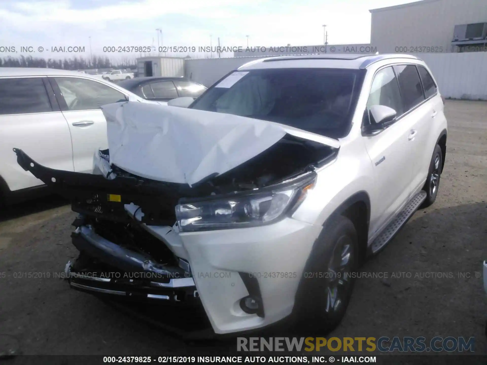 2 Photograph of a damaged car 5TDDGRFH4KS053427 TOYOTA HIGHLANDER 2019