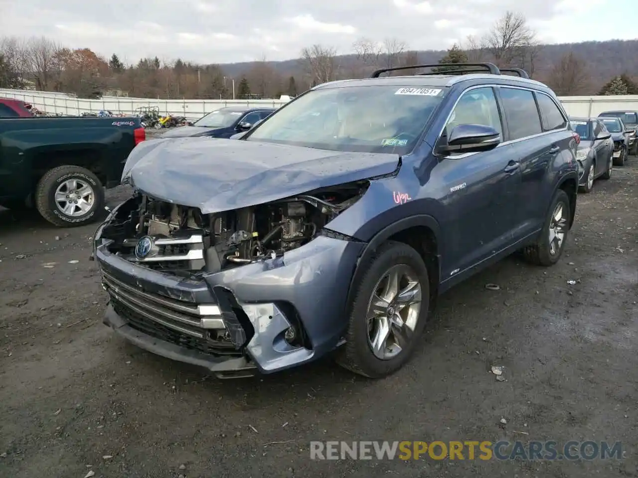 2 Photograph of a damaged car 5TDDGRFH4KS057820 TOYOTA HIGHLANDER 2019