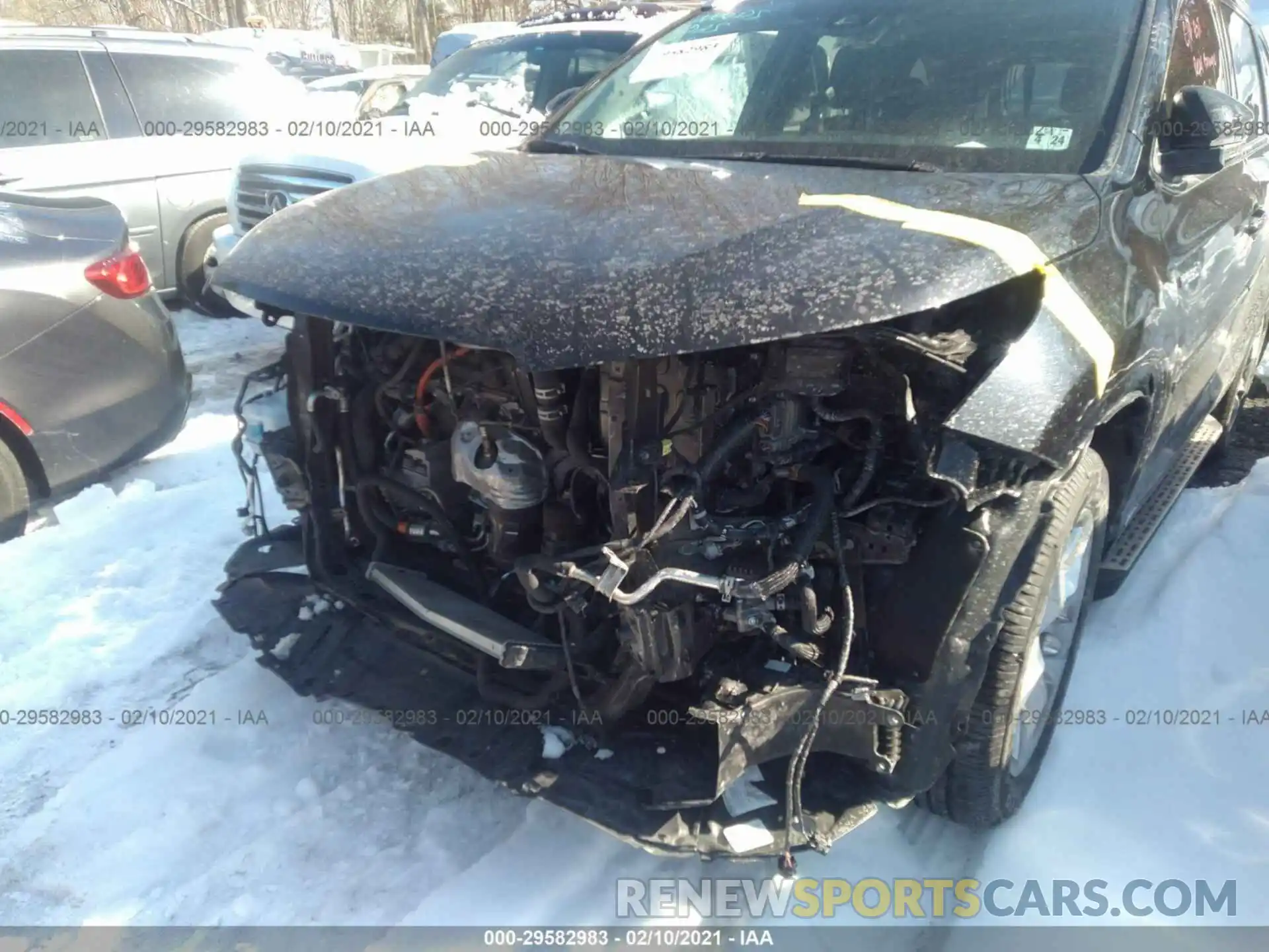 6 Photograph of a damaged car 5TDDGRFH4KS058594 TOYOTA HIGHLANDER 2019