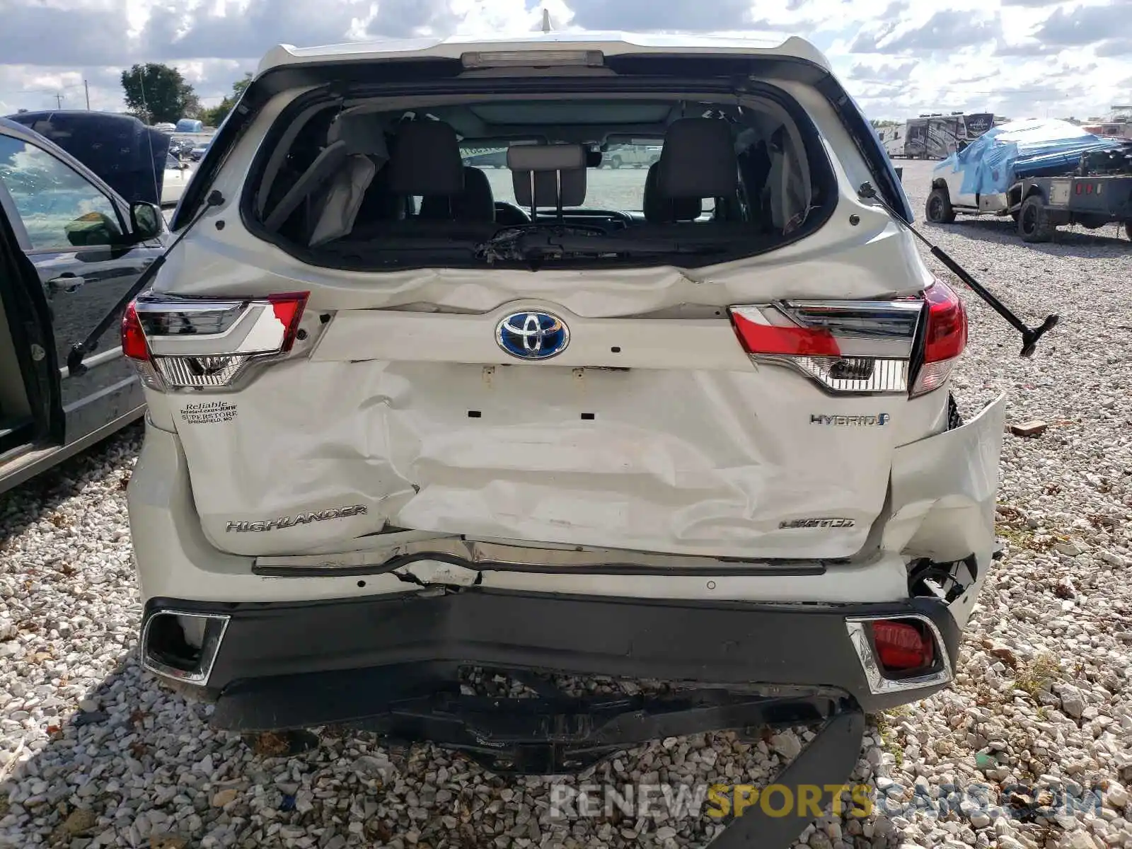 9 Photograph of a damaged car 5TDDGRFH6KS053977 TOYOTA HIGHLANDER 2019