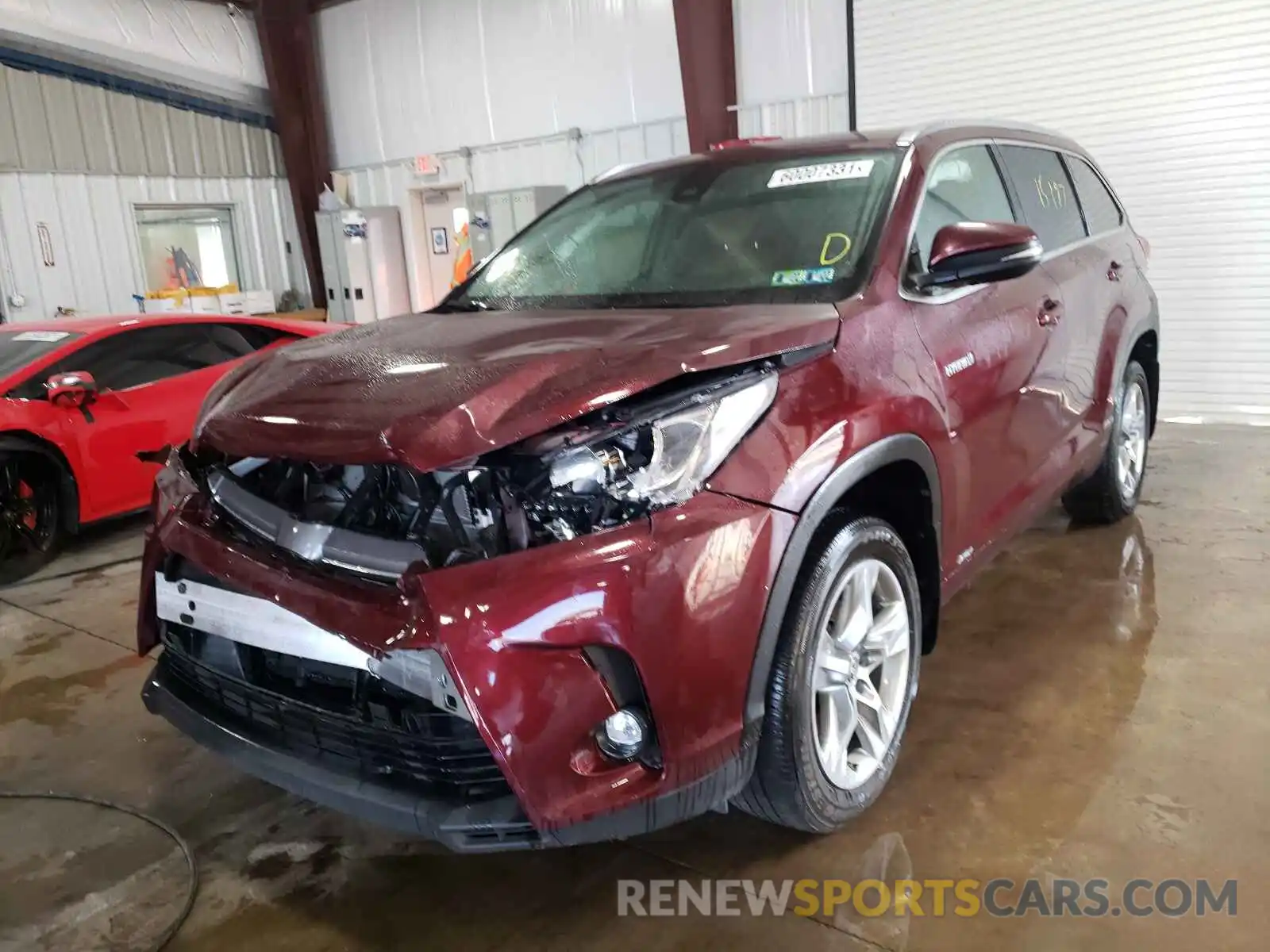 2 Photograph of a damaged car 5TDDGRFH6KS055924 TOYOTA HIGHLANDER 2019